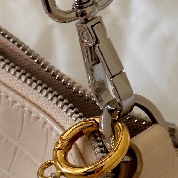 JW PEI Shoulder Bag — Ivory | Vegan Leather | *Removable Pearls and Gold Chain - Picture 5 of 11